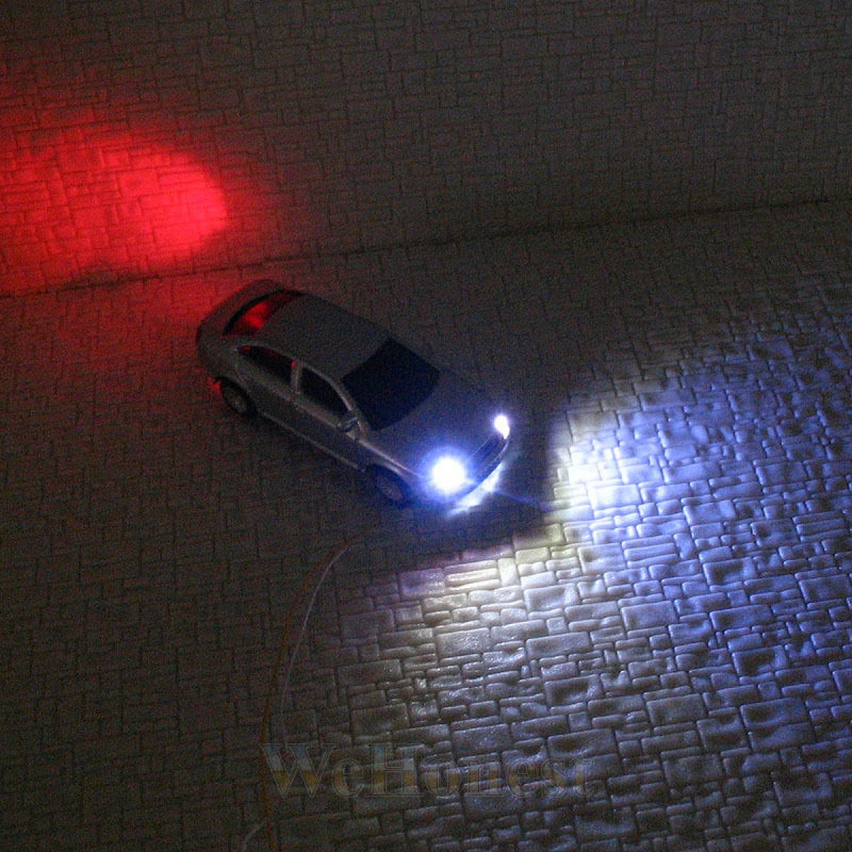 5 pcs OO Scale 1:76 Model Cars with 12V LEDs lights (WeHonest) 5 pcs OO Scale 1:76 Model Cars with 12V LEDs lights (WeHonest)